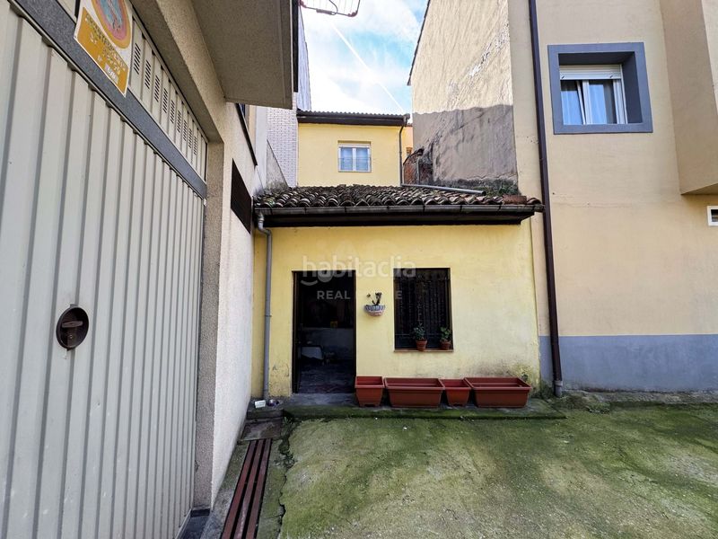 Foto 09ce4a70-1781-4d44-8a2c-11162963fe05. Casa aparellada amb calefacció a Grado