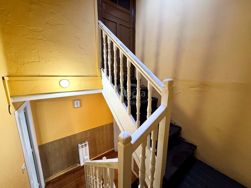 Foto 0c4b2856-e6b4-434d-8ac0-762602e9acf5. Casa aparellada amb calefacció a Grado