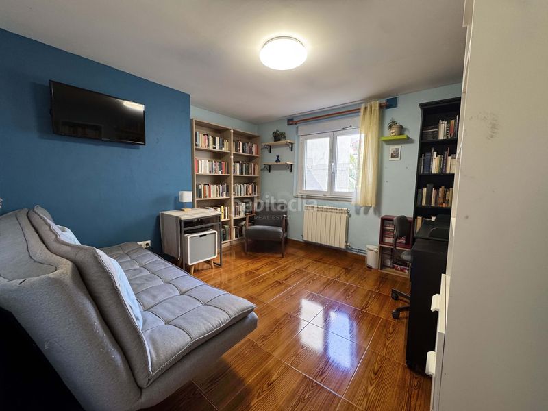 Foto 37299ad4-4ba5-44d5-ad44-133449f6bfa5. Casa aparellada amb calefacció a Grado