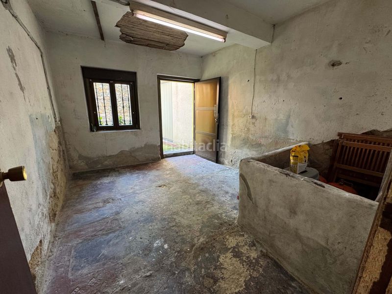 Foto 3aaed57c-85f5-42eb-88a3-69a8d43c06bb. Casa aparellada amb calefacció a Grado