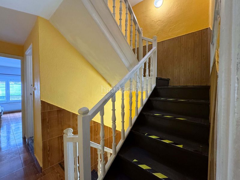 Foto 3b7ee1ed-4404-4ea6-a10b-d8a2db912e24. Casa aparellada amb calefacció a Grado