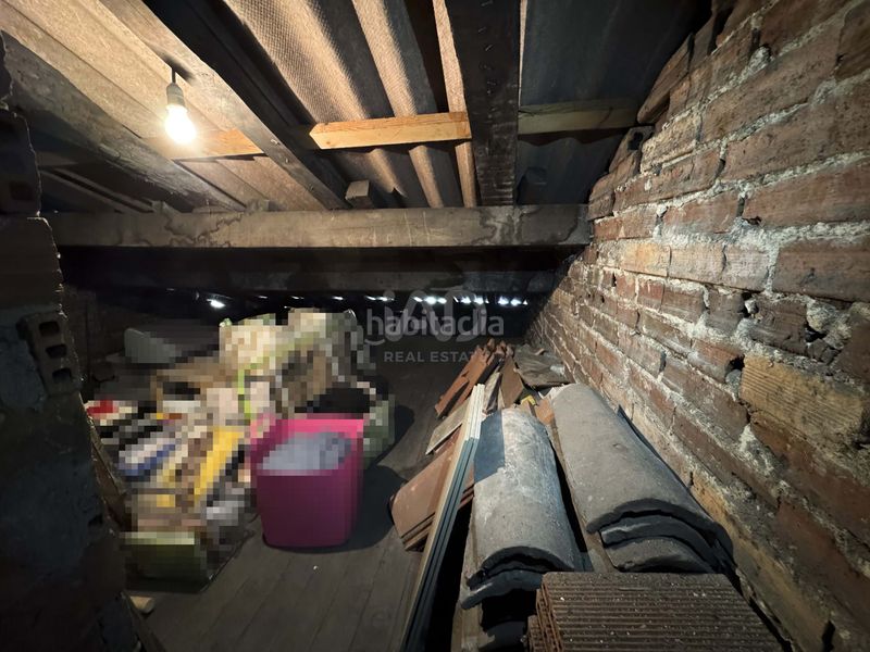 Foto 3cae3bb2-ae73-43d1-a827-68df49796628. Casa aparellada amb calefacció a Grado