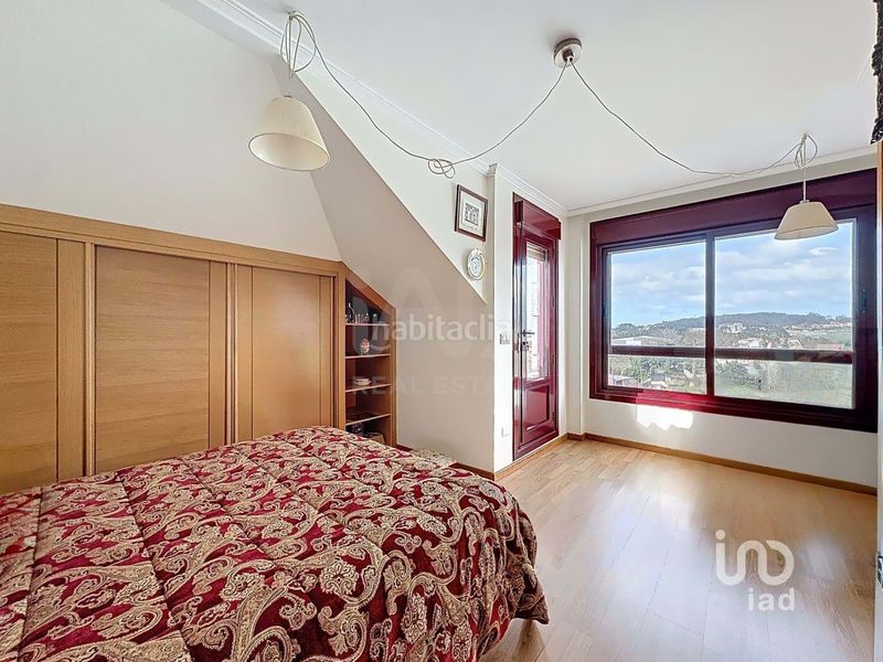 Foto d93016af-f666-4e6a-9a88-f4beab6e322f. Àtic amb calefacció aparcament a Sanxenxo pueblo Sanxenxo