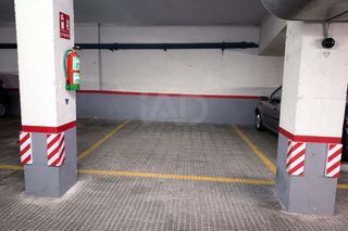Autoparkplatz in Calle arquitectura 3