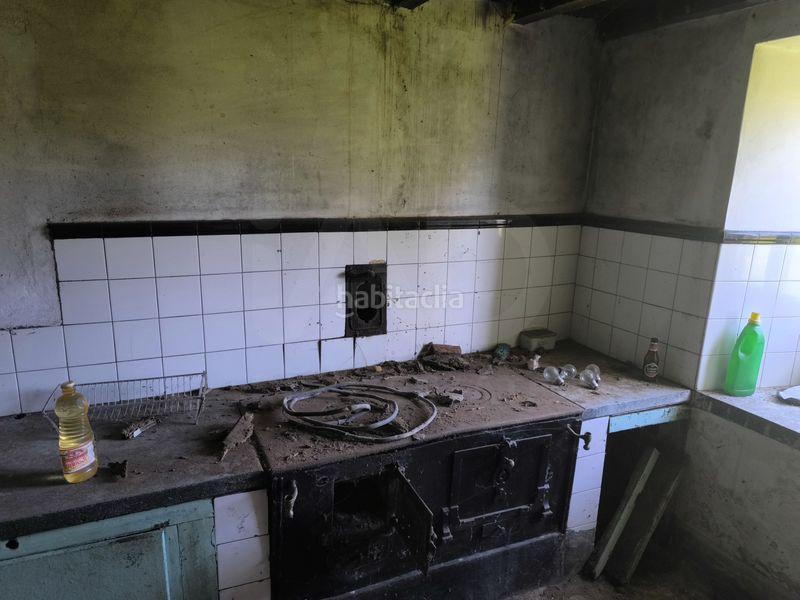 Foto dd53803f-b403-4e8c-bcf0-96606a0eb342. Casa aparellada amb calefacció a Cedeira