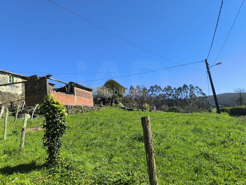 Foto e39590d8-4588-4f91-ab6e-2ab1c23e006d. Casa aparellada amb calefacció a Cedeira