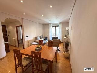 Building in Calle serranos 24