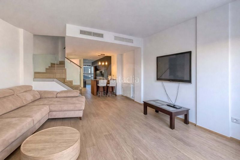 Foto 41fab0ac-f3db-48de-80b7-01ce91efcfc9. Casa aparellada amb calefacció piscina a Centro Mutxamel