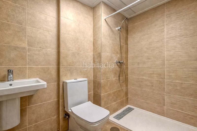 Foto 48e7bebb-fcc8-42e3-9de5-556b95a69b81. Casa aparellada amb calefacció piscina a Centro Mutxamel