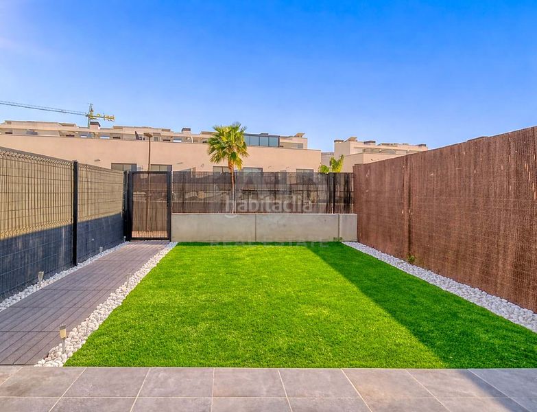 Foto 4ffa8e88-1f80-4cc3-a296-53a92bde932e. Casa aparellada amb calefacció piscina a Centro Mutxamel