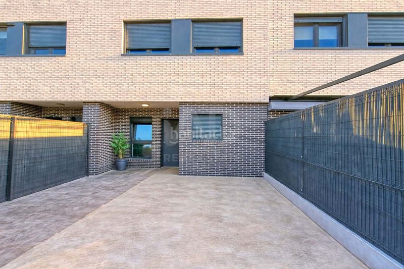 Foto 63db441f-c8de-44db-8db2-e5c6c38bf506. Casa aparellada amb calefacció piscina a Centro Mutxamel