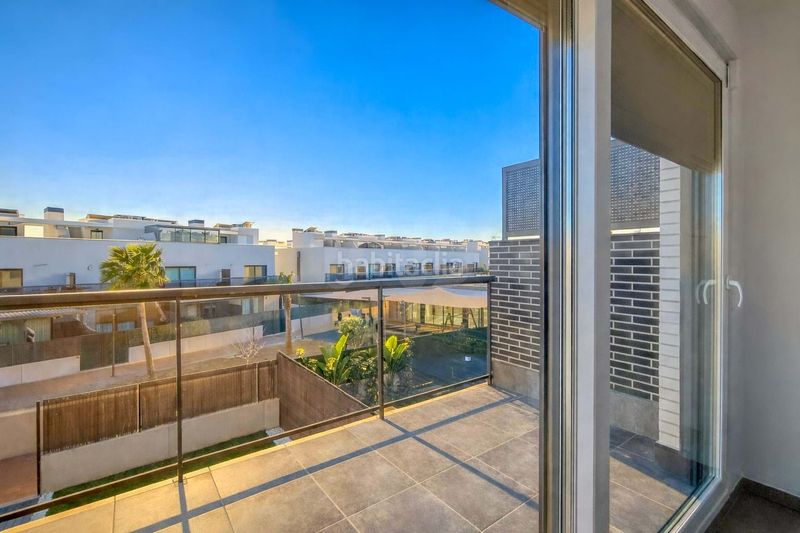 Foto afcd0ad2-a245-45f4-8c86-b85de31f0f6a. Casa aparellada amb calefacció piscina a Centro Mutxamel