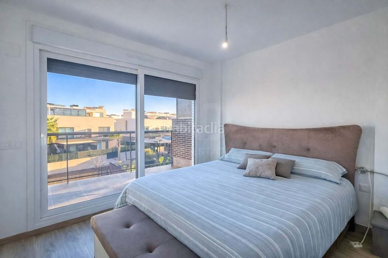 Foto e5fcf989-0ff5-4ad6-947a-1cf481471f40. Casa aparellada amb calefacció piscina a Centro Mutxamel