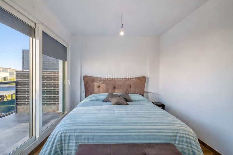 Foto f96b6ec3-152d-47c4-8fdc-87b884eca380. Casa aparellada amb calefacció piscina a Centro Mutxamel