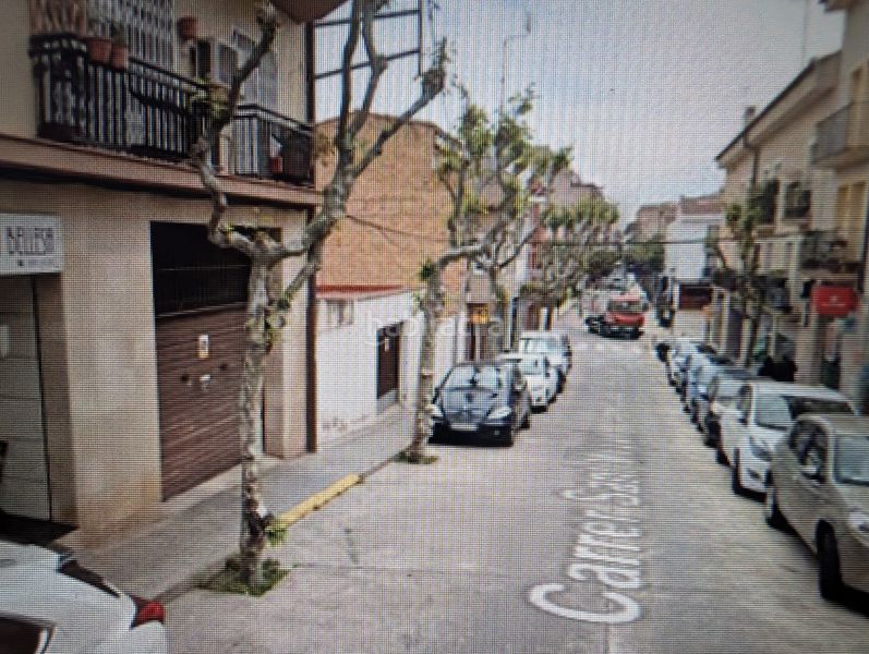 Foto ac1a2654-1cdd-43f4-b0a7-8799e8aaace7. Aparcament cotxe a Centre Masnou (El)