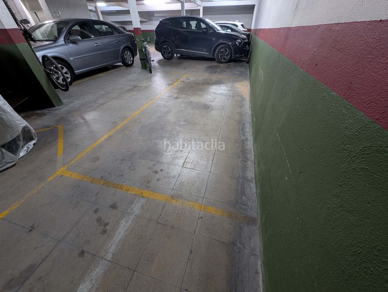 Foto c70a90e4-6c26-4205-b4a1-4363a4633638. Aparcament cotxe a Centre Masnou (El)