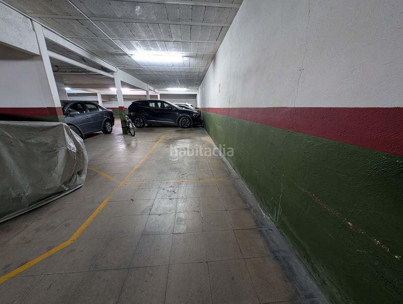 Foto f3ad2605-bb51-4204-9bed-1a011dfc5c04. Aparcament cotxe a Centre Masnou (El)