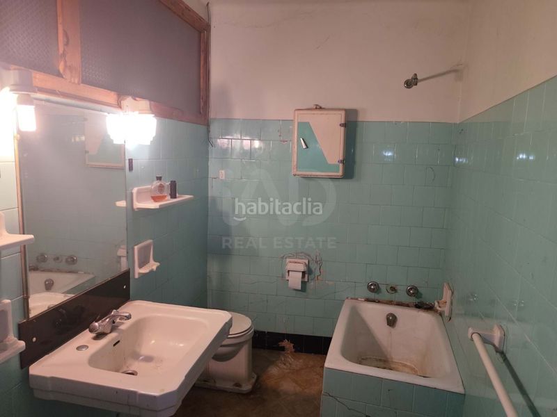 Foto 77d74aa6-74fb-46aa-a736-9db25eb62a5c. Edificio in Castellserà