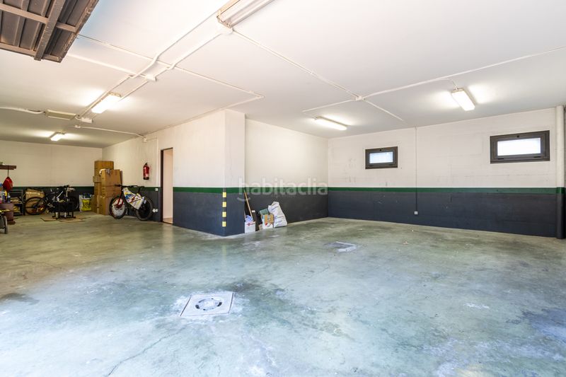 Foto 47c94306-476f-4fca-876e-01032637ed58. Casa amb calefacció aparcament piscina a Can Parellada Terrassa