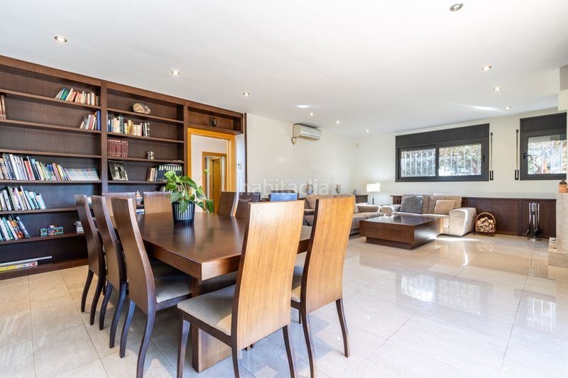 Foto 703c15aa-0a48-4ecc-bbd8-9cd56ce1c7c4. Casa amb calefacció aparcament piscina a Can Parellada Terrassa