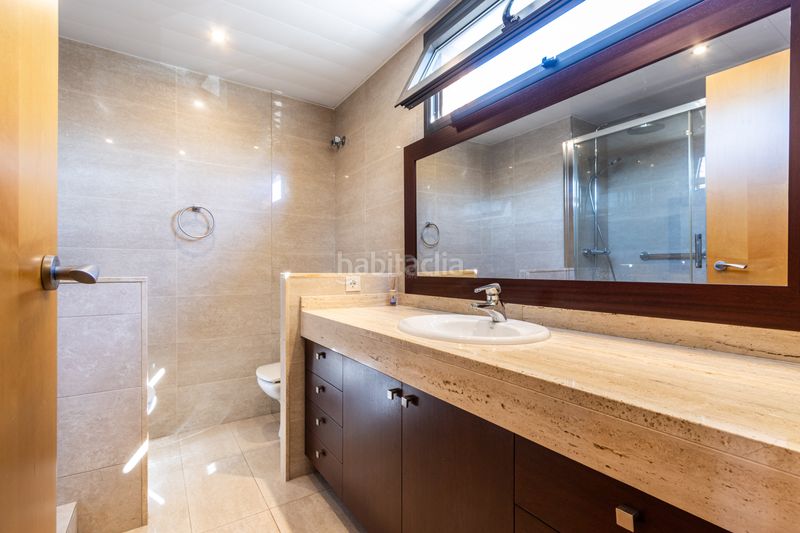 Foto d7cb2e39-bd99-4ead-a8f2-8cf2d50a8ce8. Casa amb calefacció aparcament piscina a Can Parellada Terrassa