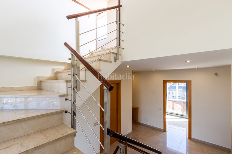 Foto dc6c5a2f-5e3f-45e0-884b-db3756d61add. Casa amb calefacció aparcament piscina a Can Parellada Terrassa