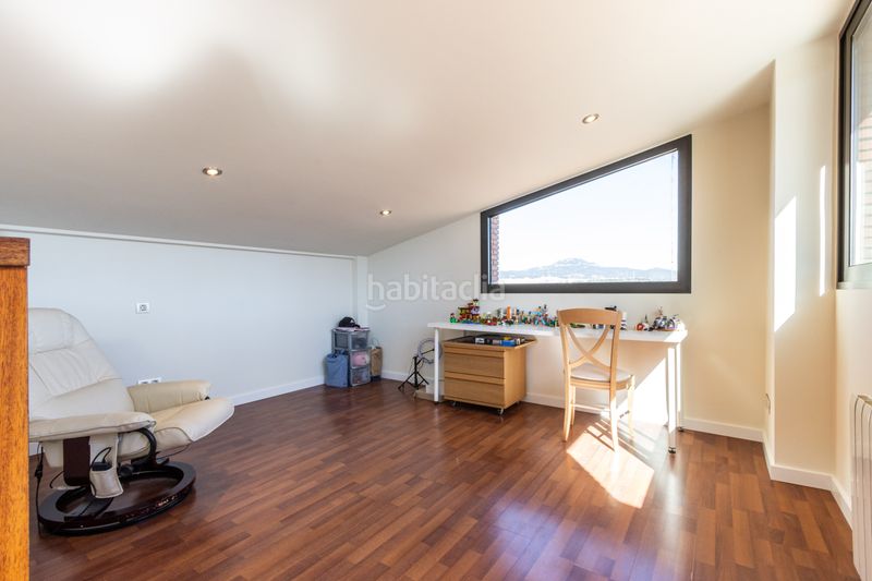 Foto df6a50af-07bb-45c2-af01-7f73f47c142d. Casa amb calefacció aparcament piscina a Can Parellada Terrassa