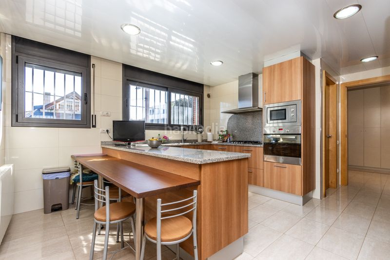 Foto e4080c4a-577f-4899-b068-ad6a6ab79886. Casa amb calefacció aparcament piscina a Can Parellada Terrassa