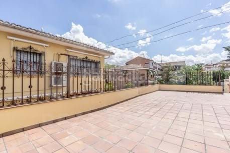 Foto 4066eab4-9593-4725-80b4-d585a474ac86. Chalet en Puerta Bonita Madrid