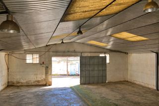 Fabrikhalle in Calle Vint-i-Set 16 16