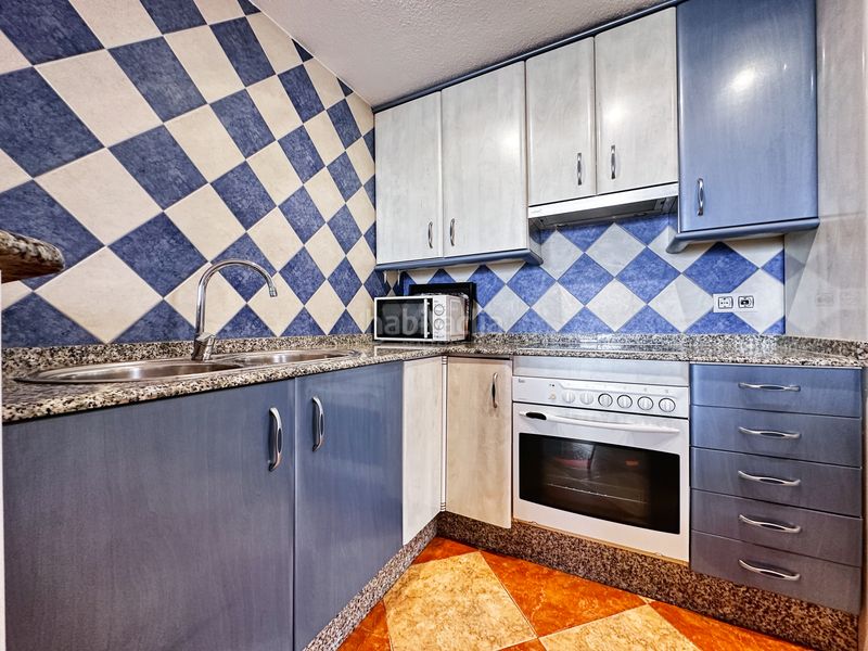 Foto 7add43b0-5b65-4280-96df-5398eecf1c3c. Àtic amb calefacció a Playa Levante Benidorm