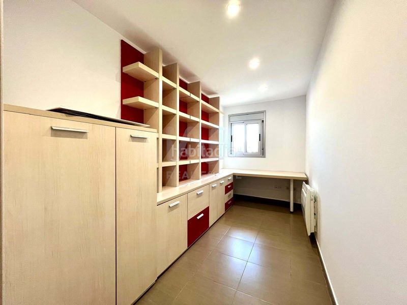 Foto 30db1d36-78dc-4caa-af8b-2cff80e5cf45. Pis amb calefacció aparcament a Roquetes