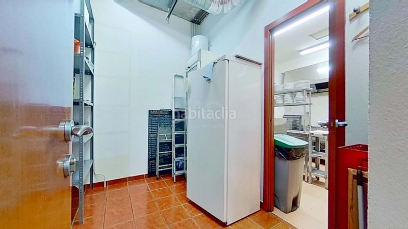 Foto 9f6e0cb7-e479-4354-8111-7de6651c089b. Local comercial a Centre Torredembarra