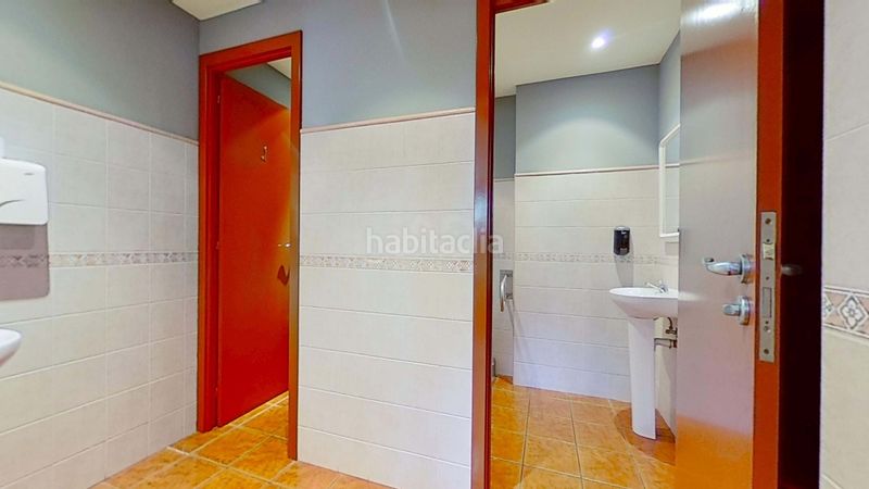 Foto edb745db-a55b-4a99-a6b5-3ddcc88096f1. Local comercial a Centre Torredembarra