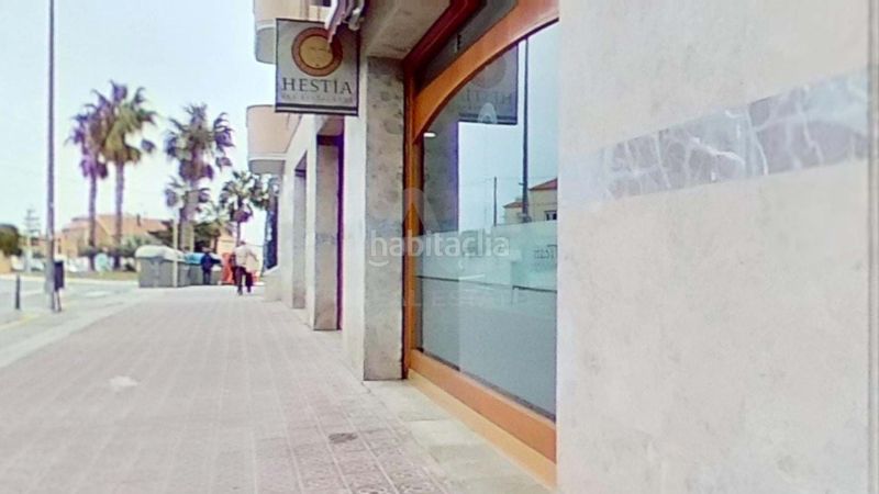 Foto f8a6aae7-2285-4cff-8321-0e6529d24bf0. Local comercial a Centre Torredembarra