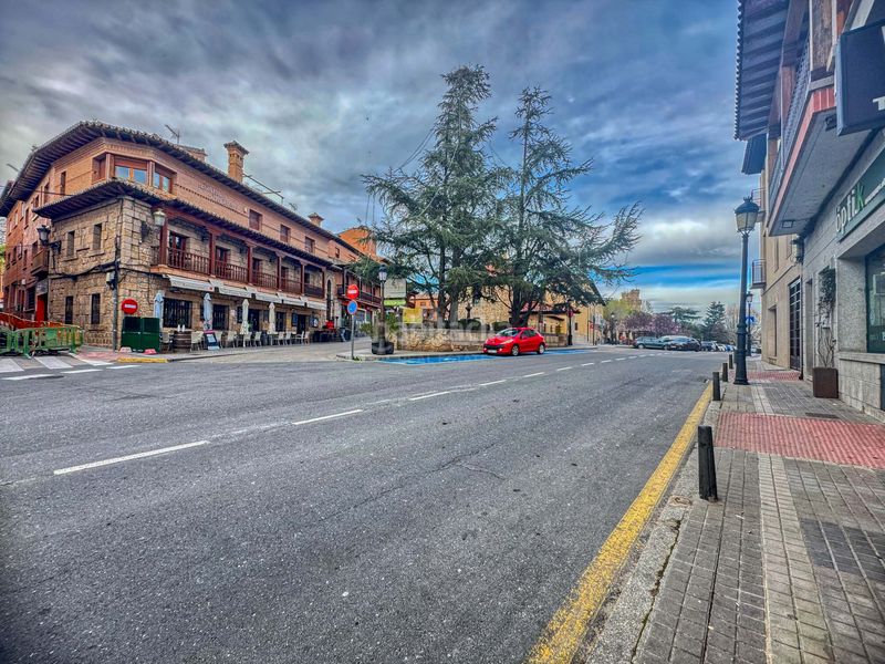 Foto e4dd3fa7-a7e0-43ed-bf04-f6dfed20cadb. Edifici a Manzanares el Real