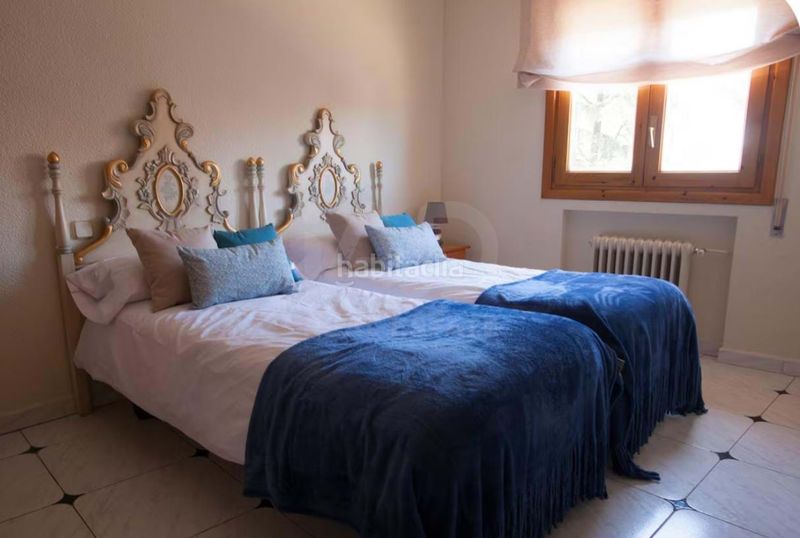 Foto f0adaaf0-8fc8-406e-a5b0-29354b3f9cea. Edifici a Manzanares el Real