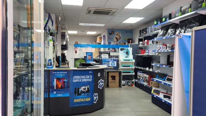 Foto e4407c4f-f6d2-4562-81c6-584cd21d3c6a. Local comercial a La Gavarra Cornellà de Llobregat