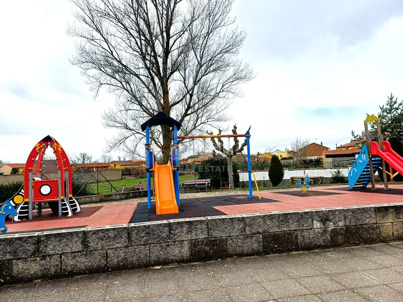 Foto 3d6fc1f8-fce8-4173-bce6-b7bff91d3223. Edifici a Valverde de la Virgen