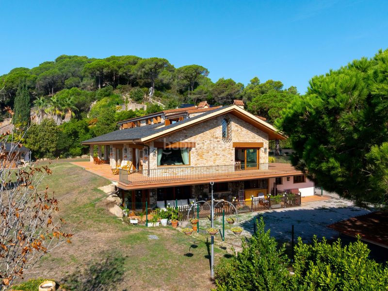 Foto 5d8cc66e-ac25-4a21-ae50-4f751731535e. Casa amb calefacció aparcament piscina a El Mirador-La Cornisa Sant Andreu de Llavaneres