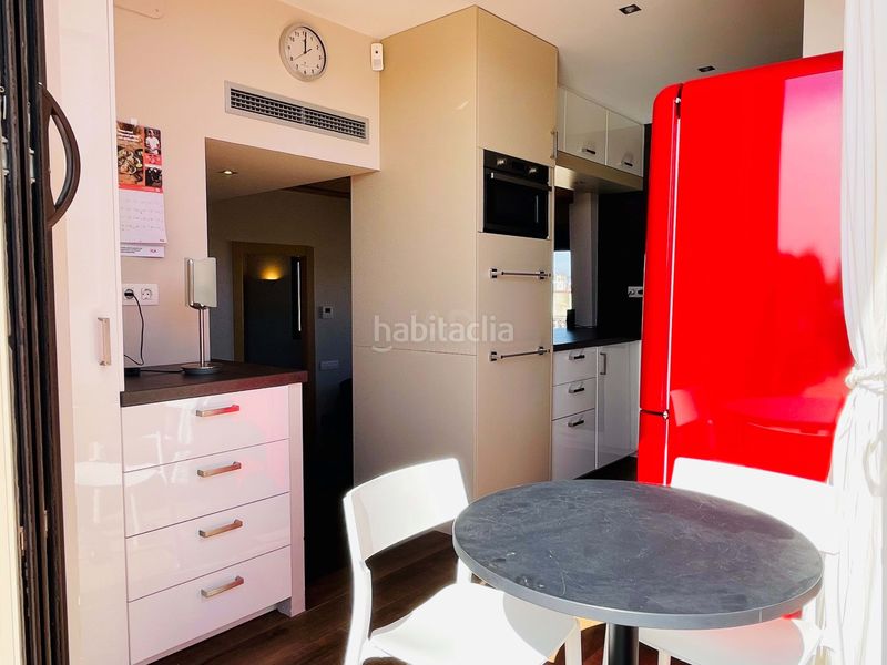 Foto 5e97734f-8efa-4b45-a3a4-105d04ebddf3. Àtic a carrer de sant rafael 26 a Raval Barcelona