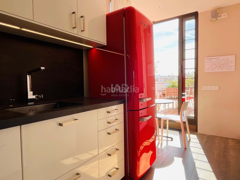 Foto 964e571f-abf6-49ff-ac77-5f0da940b250. Àtic a carrer de sant rafael 26 a Raval Barcelona