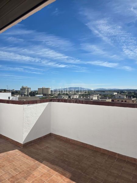 Foto 8388cb43-c337-41d8-846b-b9167b7fcba4. Àtic amb calefacció a Roquetes