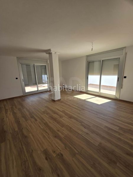 Foto c1f6302a-1a19-4dd9-bf0b-6908efb2d0fb. Àtic amb calefacció a Roquetes