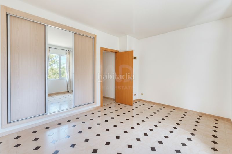 Foto 058838db-8fe2-4b81-bd44-179155e38bfe. Xalet amb aparcament a Río Real Marbella