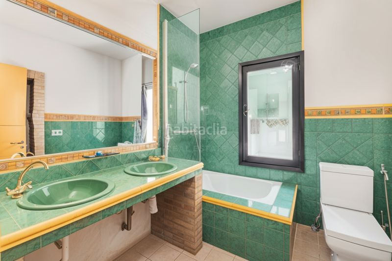 Foto aa5d416c-bb68-43b3-b302-5c333d5535c2. Xalet amb aparcament a Río Real Marbella