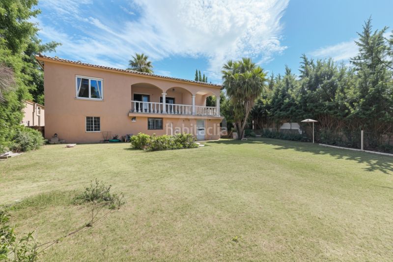 Foto b8b6e219-0057-43da-b611-383d0df29b1e. Xalet amb aparcament a Río Real Marbella