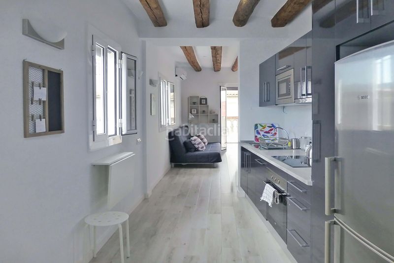 Foto 17afef4b-82e3-4028-9c97-73e41c5e1c59. Àtic amb calefacció a Raval Barcelona