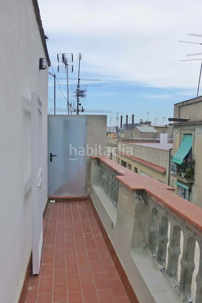 Foto 6c693c37-46d6-4de1-b293-f89858e48f14. Àtic amb calefacció a Raval Barcelona