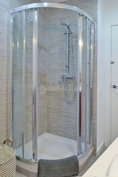 Foto 8d7b6f0b-8924-4932-a7da-f05259bdc07d. Àtic amb calefacció a Raval Barcelona